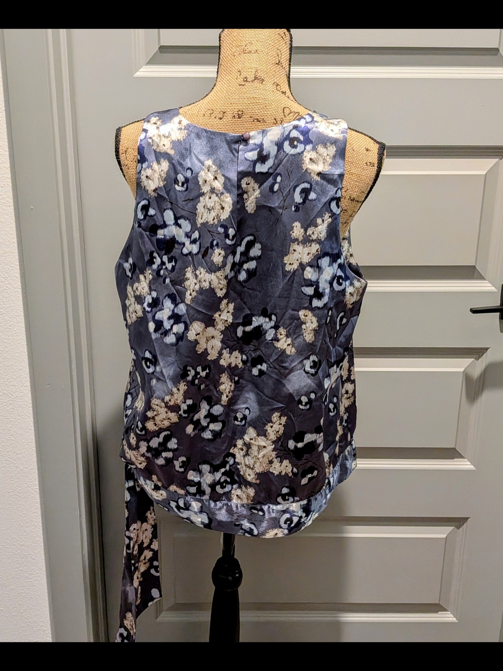 Apt. 9 Blue and Cream Floral Pleated Neck Sleeveless Top - Picture 3 of 4